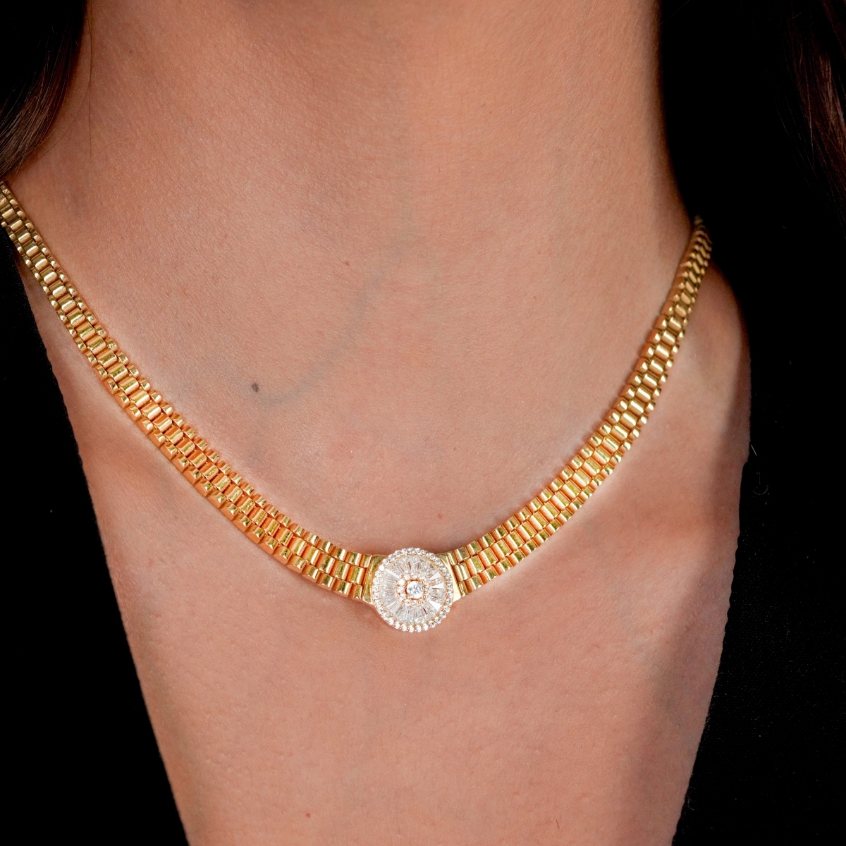 Oval Taşlı Boyunluk