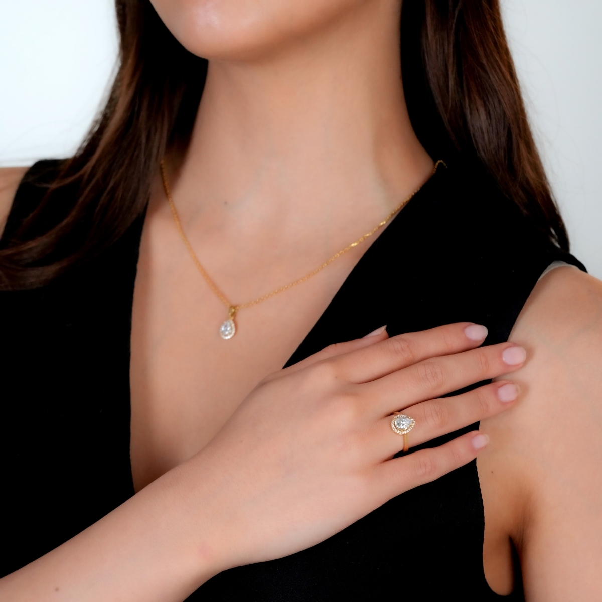 Damla Taşlı Altın Set